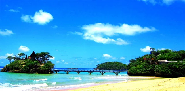 pantai balekambang
