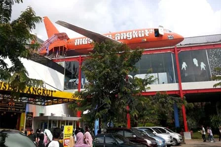 sewa-mobil-wisata-musium-angkut